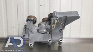 Gebruikte Dynamosteun boven Mitsubishi Outlander (GF/GG) 2.0 16V 4x2 Prijs € 49,99 Margeregeling aangeboden door Autodemontage Aandijk