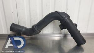 Gebruikte Intercooler Buis Opel Vivaro 1.6 CDTI 90 Prijs € 72,59 Inclusief btw aangeboden door Autodemontage Aandijk