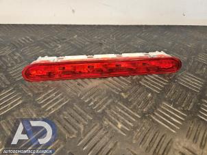 Gebruikte Remlicht Extra midden Opel Vivaro 1.5 CDTI 102 Prijs € 24,19 Inclusief btw aangeboden door Autodemontage Aandijk