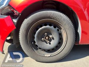 Gebruikte Velgen set Renault Clio IV (5R) 0.9 Energy TCE 90 12V Prijs € 149,99 Margeregeling aangeboden door Autodemontage Aandijk