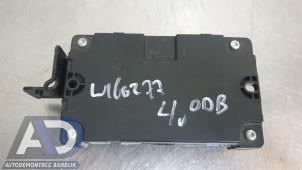 Gebruikte Radio module Renault Scénic III (JZ) 2.0 dCi 16V Autom. Prijs € 39,99 Margeregeling aangeboden door Autodemontage Aandijk