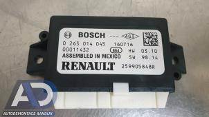 Gebruikte PDC Module Renault Clio IV (5R) 0.9 Energy TCE 90 12V Prijs € 34,99 Margeregeling aangeboden door Autodemontage Aandijk