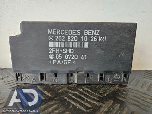 Gebruikte Comfort Module Mercedes C Combi (S202) 1.8 C180T 16V Prijs € 39,99 Margeregeling aangeboden door Autodemontage Aandijk
