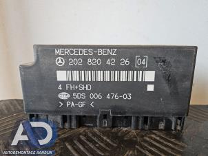 Gebruikte Comfort Module Mercedes C (W202) 1.8 C-180 16V Prijs € 34,99 Margeregeling aangeboden door Autodemontage Aandijk