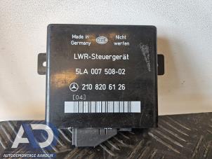Gebruikte Module Verlichting Mercedes E (W210) 2.9 E-290 TDi Prijs € 19,99 Margeregeling aangeboden door Autodemontage Aandijk
