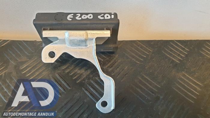 ABS Computer van een Mercedes-Benz E Combi (S210) 2.2 E-200 CDI 16V 1998