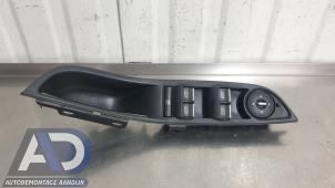 Gebruikte Schakelaar Elektrisch Raam Ford Focus 3 1.6 EcoBoost 16V Prijs € 29,99 Margeregeling aangeboden door Autodemontage Aandijk