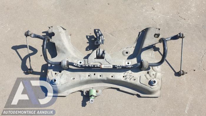 Subframe van een Renault Clio IV (5R) 0.9 Energy TCE 90 12V 2017