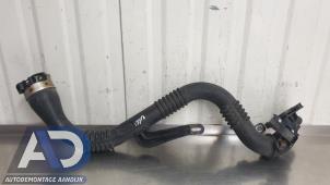 Gebruikte Intercooler Buis Renault Clio IV (5R) 0.9 Energy TCE 90 12V Prijs € 29,99 Margeregeling aangeboden door Autodemontage Aandijk