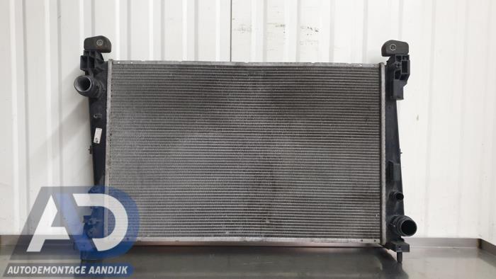 Gebruikte Radiateur Fiat Grande Punto (199) 1.3 JTD Multijet 16V VGT Prijs € 39,99 Margeregeling aangeboden door Autodemontage Aandijk
