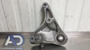 Gebruikte Versnellingsbak Steun Opel Mokka/Mokka X 1.4 Turbo 16V 4x2 Prijs € 19,99 Margeregeling aangeboden door Autodemontage Aandijk