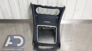 Gebruikte Middenconsoles Mercedes A (W176) 1.6 A-180 16V Prijs € 39,99 Margeregeling aangeboden door Autodemontage Aandijk