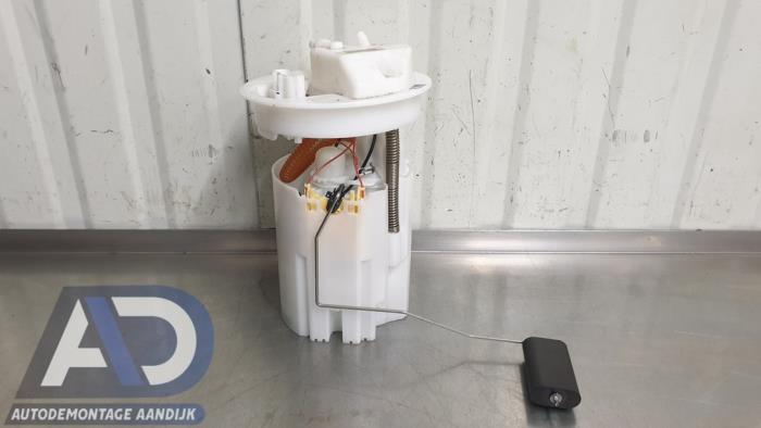 Gebruikte Tank element Pomp Ford Puma 1.0 Ti-VCT EcoBoost mHEV 12V Prijs € 74,99 Margeregeling aangeboden door Autodemontage Aandijk