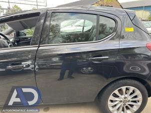Gebruikte Deur 4Deurs links-achter Opel Corsa E 1.0 SIDI Turbo 12V Prijs € 149,99 Margeregeling aangeboden door Autodemontage Aandijk