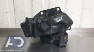 Gebruikte Gasklephuis Opel Vivaro 1.6 CDTI 90 Prijs € 90,74 Inclusief btw aangeboden door Autodemontage Aandijk