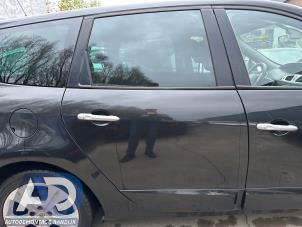 Gebruikte Deur 4Deurs rechts-achter Renault Grand Scénic III (JZ) 1.4 16V TCe 130 Prijs € 274,99 Margeregeling aangeboden door Autodemontage Aandijk