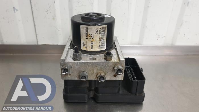 Gebruikte ABS Pomp Fiat Doblo Cargo (263) 1.6 D Multijet Dualogic Prijs € 59,99 Margeregeling aangeboden door Autodemontage Aandijk