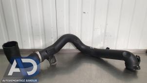 Gebruikte Intercooler Buis Fiat Doblo Cargo (263) 1.6 D Multijet Dualogic Prijs € 39,99 Margeregeling aangeboden door Autodemontage Aandijk