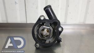 Gebruikte Thermostaathuis Opel Mokka/Mokka X 1.4 Turbo 16V 4x2 Prijs € 29,99 Margeregeling aangeboden door Autodemontage Aandijk