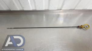 Gebruikte Olie Peilstok Opel Mokka/Mokka X 1.4 Turbo 16V 4x2 Prijs € 14,99 Margeregeling aangeboden door Autodemontage Aandijk