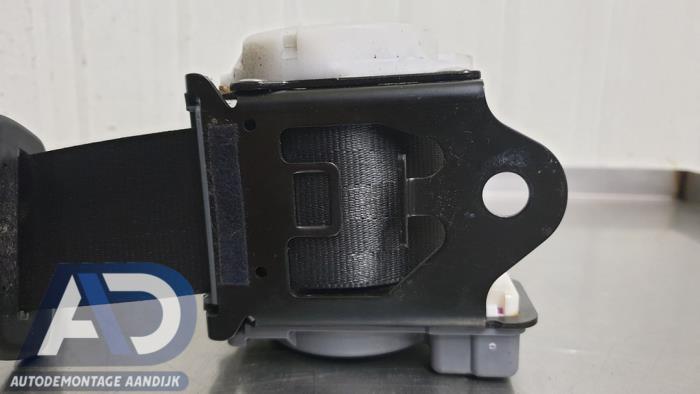 Veiligheidsgordel links-achter van een Audi A1 (8X1/8XK) 1.6 TDI 16V 2012