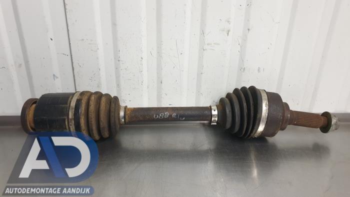 Aandrijfas rechts-voor van een Kia Sorento I (JC) 2.5 CRDi 16V 2005