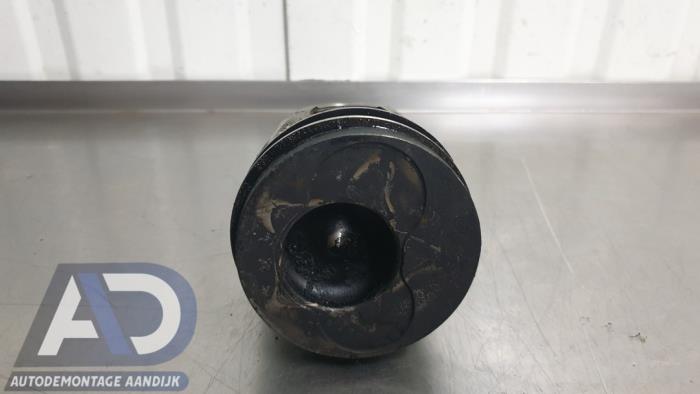 Gebruikte Zuiger Volkswagen Transporter/Caravelle T5 2.5 TDi PF Prijs € 49,99 Margeregeling aangeboden door Autodemontage Aandijk