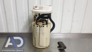 Gebruikte Tank element Pomp Renault Laguna II (BG) 2.0 16V Prijs € 24,99 Margeregeling aangeboden door Autodemontage Aandijk