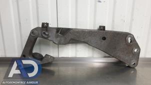 Gebruikte Versnellingsbak Steun BMW 3 serie Touring (E91) 330Xd 24V Prijs € 29,99 Margeregeling aangeboden door Autodemontage Aandijk