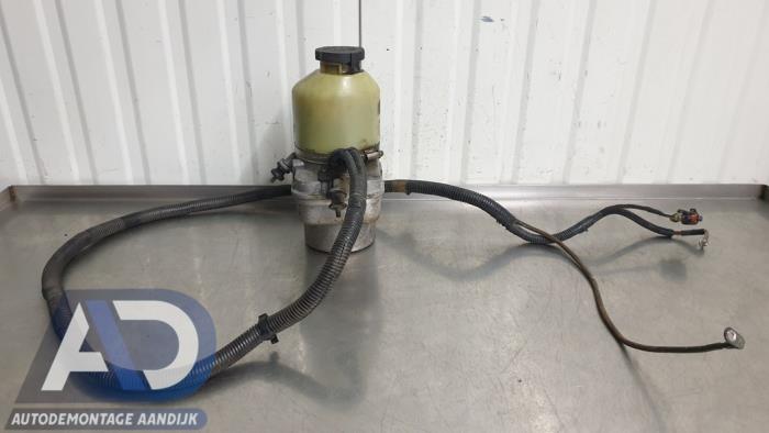 Gebruikte Servopomp Opel Zafira (M75) 1.8 16V Ecotec Prijs € 99,99 Margeregeling aangeboden door Autodemontage Aandijk