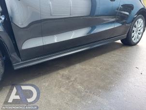 Gebruikte Zijskirt links Audi A1 (8X1/8XK) 1.4 TFSI 16V 122 Prijs € 74,99 Margeregeling aangeboden door Autodemontage Aandijk