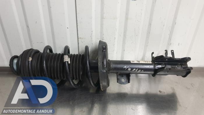 Schokdemperpoot rechts-voor van een Opel Adam 1.2 16V 2014