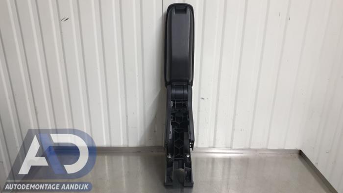 Armleuning van een Citroën C3 (SC) 1.4 16V VTi 2013