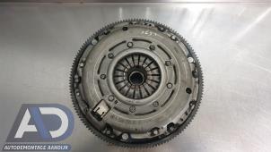 Gebruikte Dubbele massa vliegwiel Mercedes A (W176) 1.6 A-180 16V Prijs € 124,99 Margeregeling aangeboden door Autodemontage Aandijk