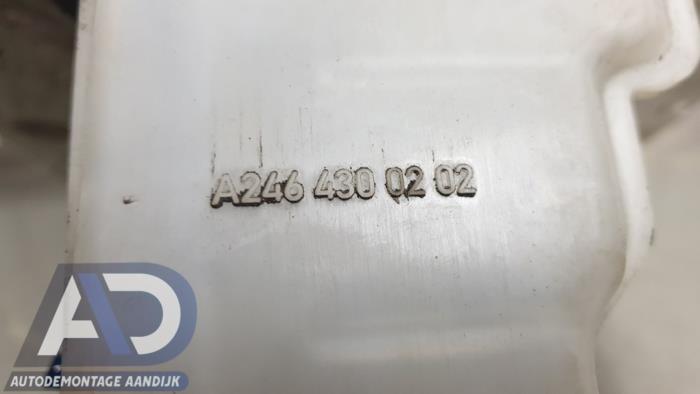 Rembekrachtiger van een Mercedes-Benz A (W176) 1.6 A-180 16V 2015