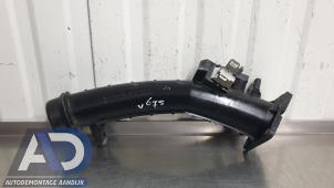 Gebruikte Aanzuigslang Lucht Mercedes A (W176) 1.6 A-180 16V Prijs € 34,99 Margeregeling aangeboden door Autodemontage Aandijk