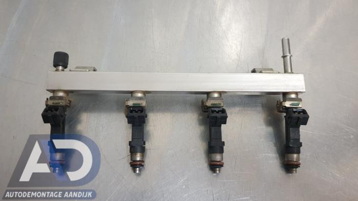 Gebruikte Verstuiver brug Opel Adam 1.2 16V Prijs € 49,99 Margeregeling aangeboden door Autodemontage Aandijk