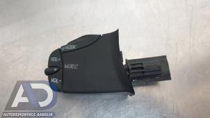 Gebruikte Radiobediening Stuur Ford Mondeo III Wagon 1.8 16V Prijs € 9,99 Margeregeling aangeboden door Autodemontage Aandijk