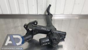 Gebruikte Thermostaathuis Volkswagen Polo V (6R) 1.2 12V BlueMotion Technology Prijs € 29,99 Margeregeling aangeboden door Autodemontage Aandijk