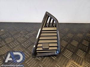 Gebruikte Luchtrooster Dashboard Ford EcoSport (JK8) 1.0 EcoBoost 12V 125 Prijs € 19,99 Margeregeling aangeboden door Autodemontage Aandijk