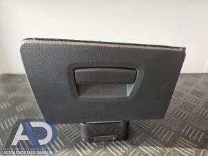 Gebruikte Opbergvak BMW 5 serie Touring (F11) 535d 24V Prijs € 24,99 Margeregeling aangeboden door Autodemontage Aandijk