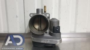 Gebruikte Gasklephuis Renault Scénic II (JM) 1.6 16V Prijs € 29,99 Margeregeling aangeboden door Autodemontage Aandijk