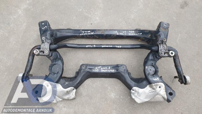 Gebruikte Subframe Mercedes E Combi (S211) 3.0 E-280 CDI V6 24V Prijs € 99,99 Margeregeling aangeboden door Autodemontage Aandijk
