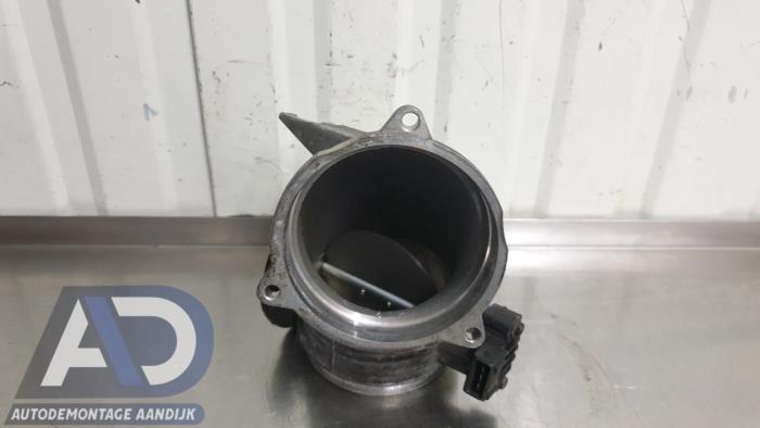 Gebruikte Gasklephuis BMW 5 serie (E39) 535i 32V Prijs € 49,99 Margeregeling aangeboden door Autodemontage Aandijk