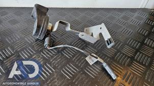 Gebruikte Toeter Mini Mini (F56) 1.5 12V Cooper Prijs € 24,99 Margeregeling aangeboden door Autodemontage Aandijk