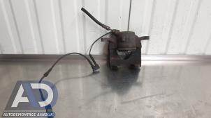 Gebruikte Remklauw (Tang) links-voor Mini Mini (F56) 1.5 12V Cooper Prijs € 49,99 Margeregeling aangeboden door Autodemontage Aandijk