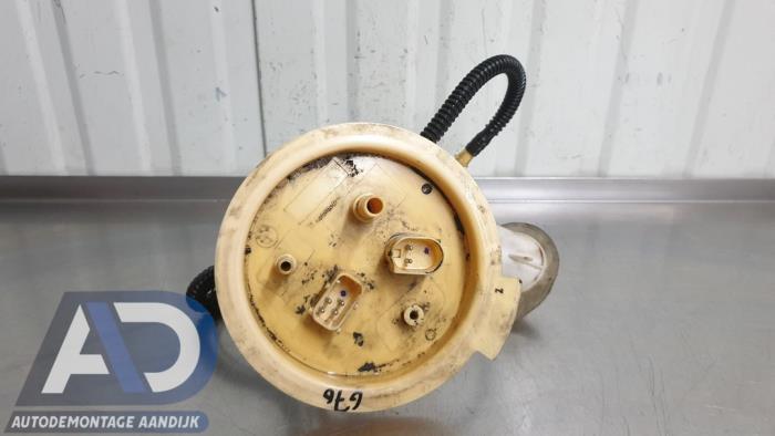 Gebruikte Brandstofpomp Elektrisch BMW 5 serie Touring (F11) 535d 24V Prijs € 49,99 Margeregeling aangeboden door Autodemontage Aandijk