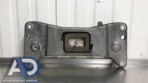 Gebruikte Versnellingsbak Steun BMW 5 serie Touring (F11) 535d 24V Prijs € 29,99 Margeregeling aangeboden door Autodemontage Aandijk
