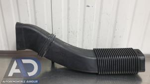 Gebruikte Luchtinlaat slang BMW 5 serie Touring (F11) 535d 24V Prijs € 29,99 Margeregeling aangeboden door Autodemontage Aandijk