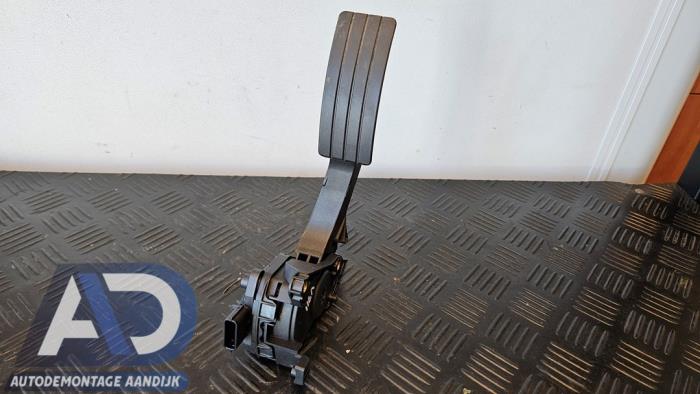 Gebruikte Gaspedaalpositie Sensor Renault Twingo III (AH) 1.0 SCe 65 12V Prijs € 24,99 Margeregeling aangeboden door Autodemontage Aandijk
